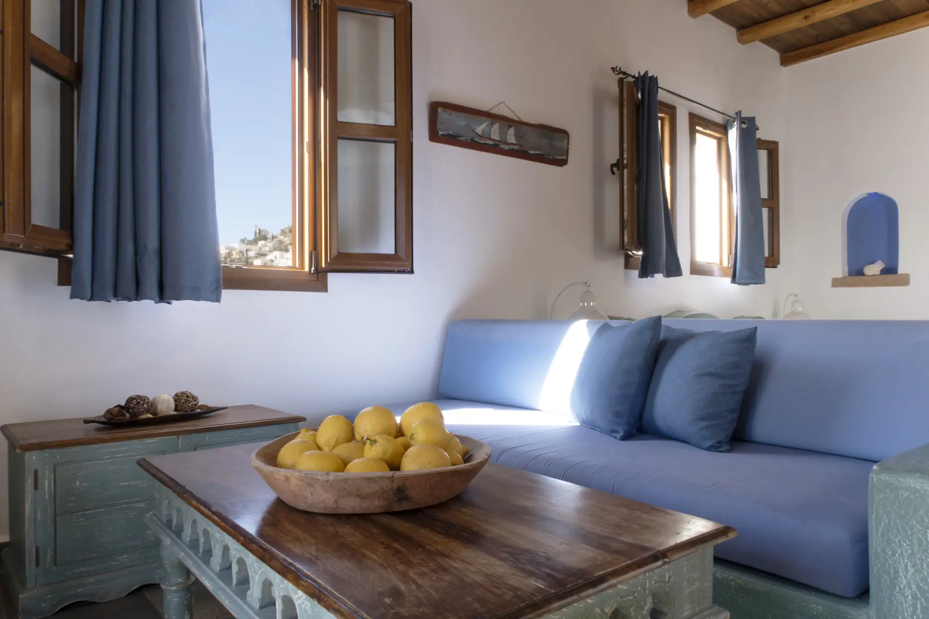 Apartment Thirteen - view 2